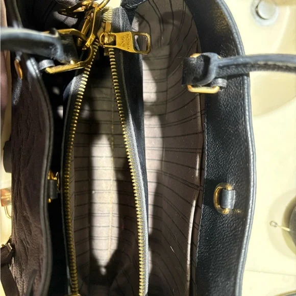 Louis Vuitton Black Embossed Montaigne mm - Picture 3 of 16